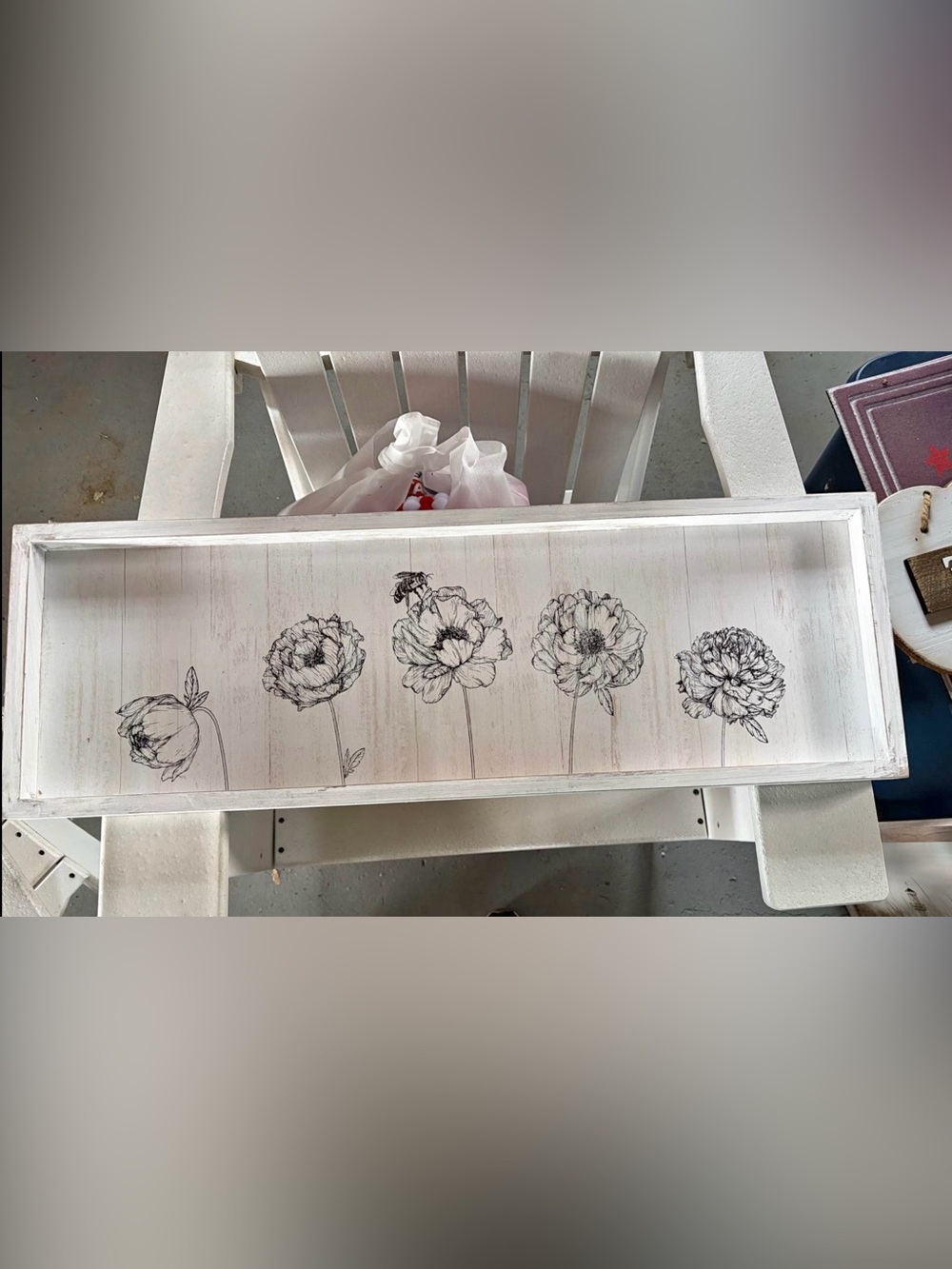 Lot of 2 wall pictures at least 2ft long